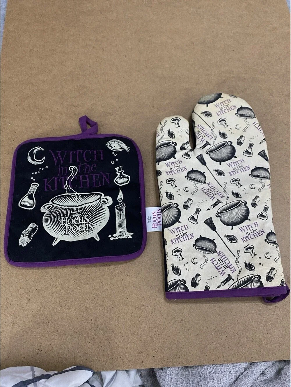 Hocus Pocus Oven Mitt Pot Holder Set Sanderson Sisters Halloween